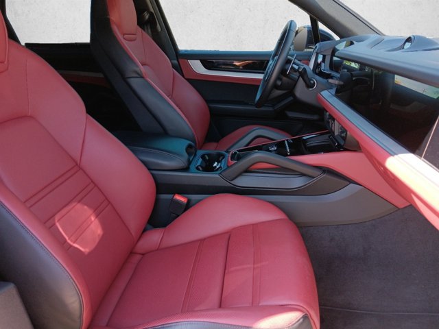 Used 2025 Porsche Cayenne E-Hybrid AWD/4WD image 20