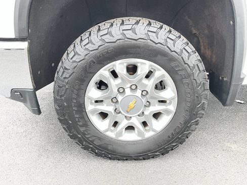 Used 2021 Chevrolet Silverado 2500 LT AWD/4WD image 18