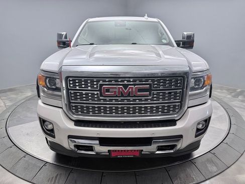 Used 2018 GMC Sierra 2500 Denali w/ Suspension Package, Off-Road AWD/4WD image 2