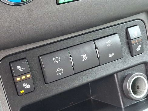 Used 2010 Chevrolet Traverse LT w/ Personal Connectivity Package FWD image 25