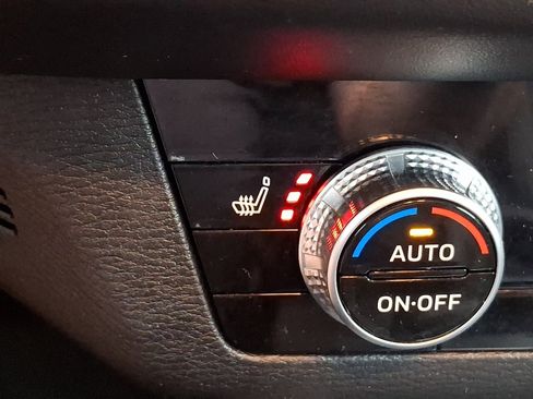 Used 2024 Mitsubishi Outlander SE AWD/4WD image 25