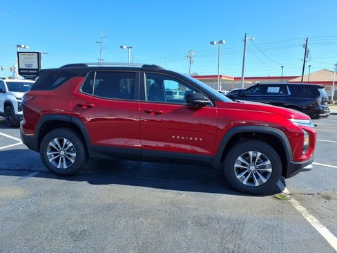 New 2026 Chevrolet Equinox LT image 2