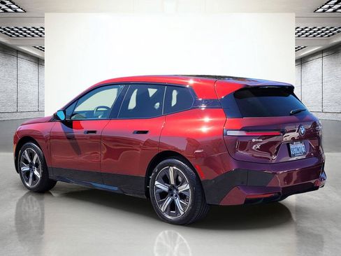 Used 2024 BMW iX xDrive50 w/ Sport Package AWD/4WD image 9