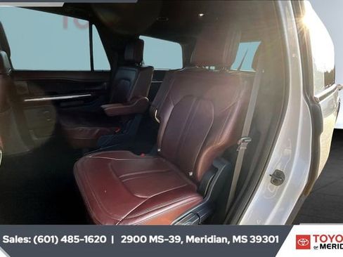 Used 2024 Ford Expedition Limited image 19