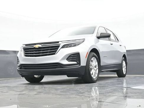 Used 2022 Chevrolet Equinox LS FWD image 56
