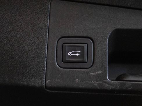 Used 2018 Cadillac XT5 Luxury w/ Driver Awareness Package FWD image 26