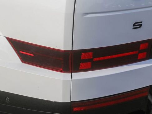 Used 2025 Hyundai Santa Fe Calligraphy FWD image 10