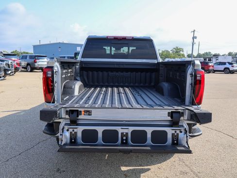 New 2026 GMC Sierra 3500 Denali Ultimate w/ LPO, Black Badging Package AWD/4WD image 5