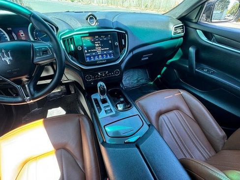 Used 2016 Maserati Ghibli image 11