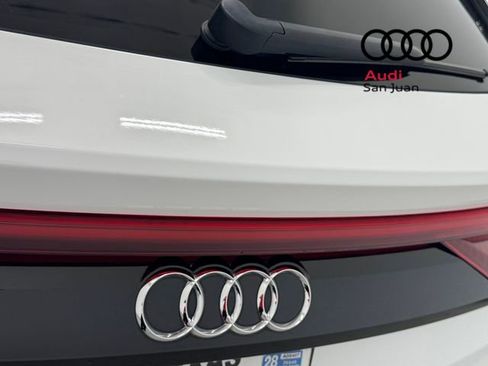 Used 2023 Audi Q8 Prestige w/ Prestige Package AWD/4WD image 12