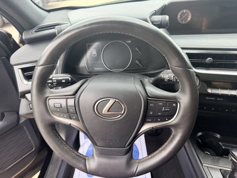 Used 2021 Lexus UX 200 w/ Premium Package FWD image 35