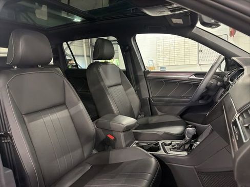 Used 2023 Volkswagen Tiguan SE R-Line AWD/4WD image 18