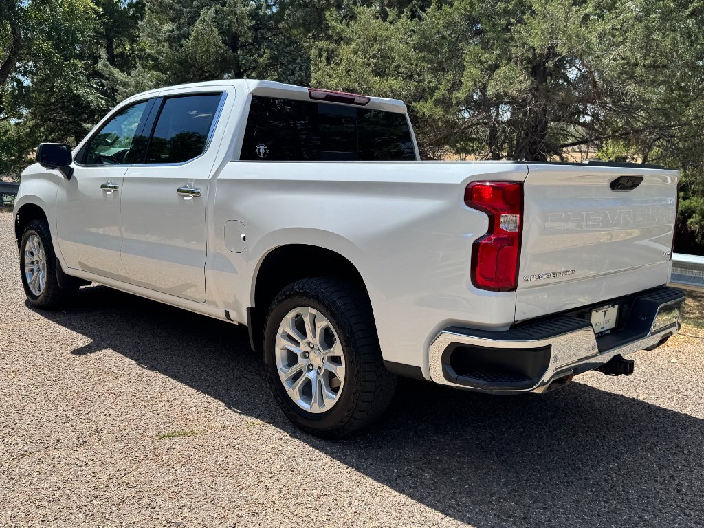 Used 2024 Chevrolet Silverado 1500 LTZ AWD/4WD image 8