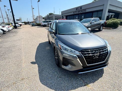 Used 2023 Nissan Kicks SV FWD image 41