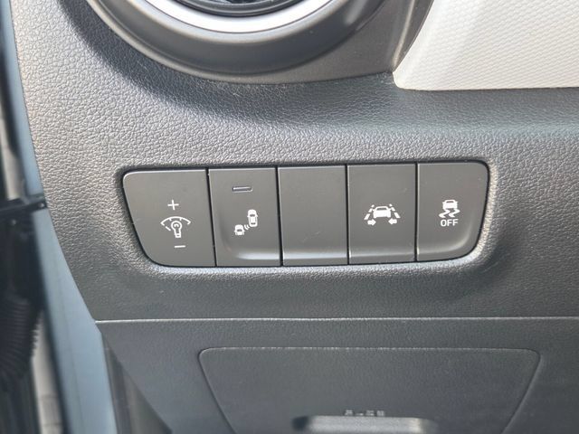 Used 2019 Hyundai Kona SEL FWD image 25