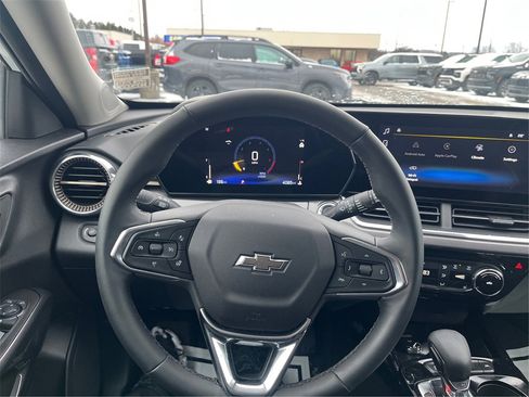 Used 2025 Chevrolet Trax ACTIV w/ Driver Confidence Package image 17