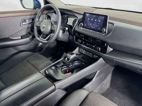 Used 2023 Nissan Rogue SV image 35