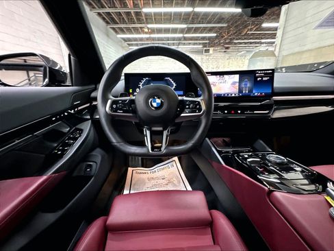 Used 2026 BMW 530i w/ M Sport Package RWD image 8