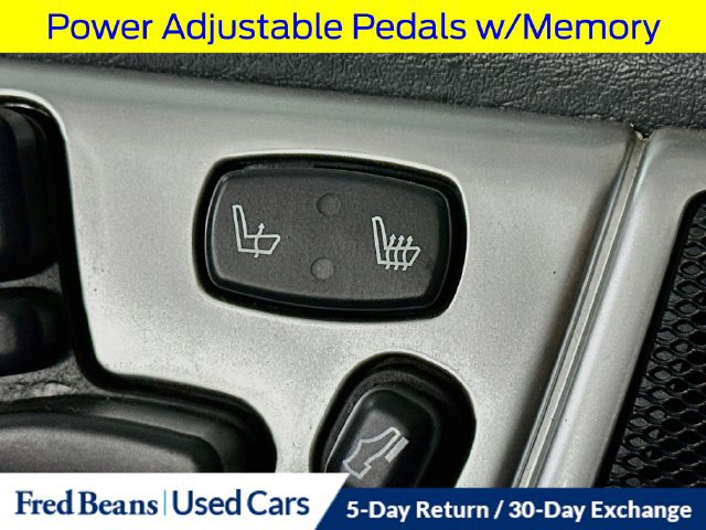 Used 2008 Chrysler Pacifica Touring FWD image 23