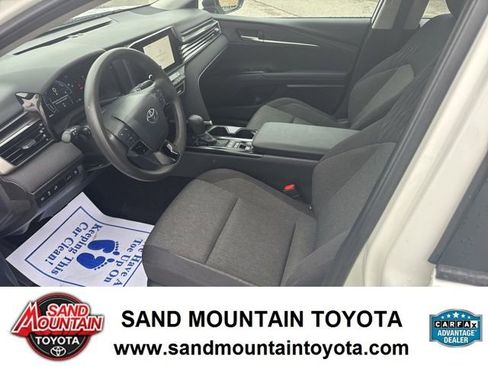 Used 2025 Toyota Camry LE image 13