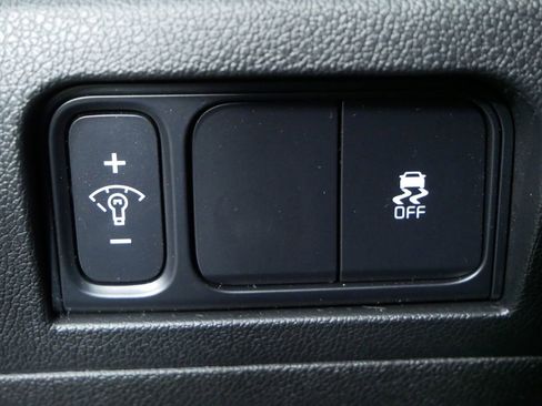 Certified 2025 Kia Sorento S image 19