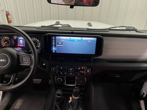 Used 2024 Jeep Wrangler Sport AWD/4WD image 29