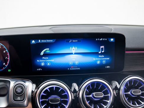 Used 2023 Mercedes-Benz GLB 250 4MATIC image 22