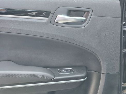 Used 2023 Chrysler 300 Touring L image 24