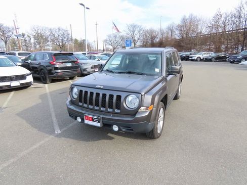 Used 2015 Jeep Patriot Latitude image 1