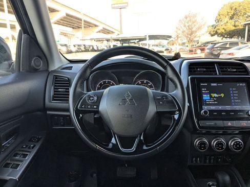 Used 2025 Mitsubishi Outlander Sport 2.0 SE image 16