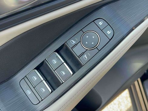 Used 2023 Nissan Rogue SL w/ SL Premium Package image 28