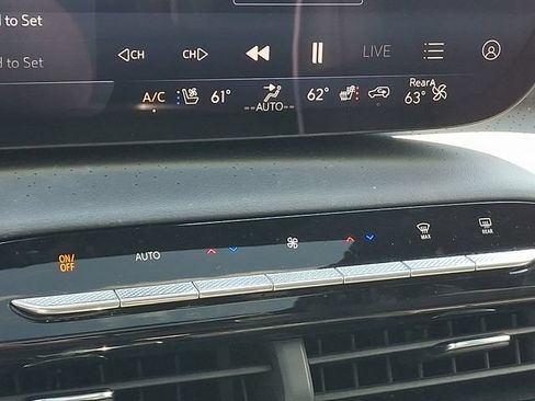 Certified 2025 Buick Enclave Avenir w/ Super Cruise Package AWD/4WD image 20