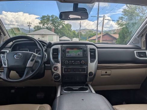 Used 2016 Nissan Titan SL AWD/4WD image 8