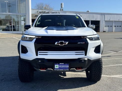 Used 2024 Chevrolet Colorado ZR2 w/ Technology Package image 9