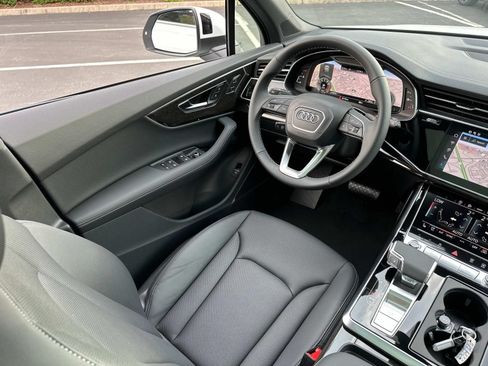Used 2025 Audi Q7 3.0T Premium Plus w/ Premium Plus Package AWD/4WD image 31