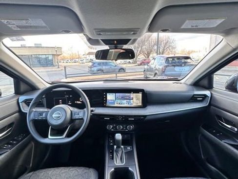 Certified 2025 Nissan Kicks SV image 32