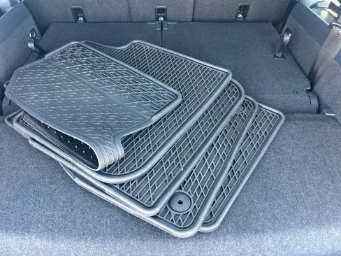 Certified 2022 Volkswagen Tiguan SE FWD image 29