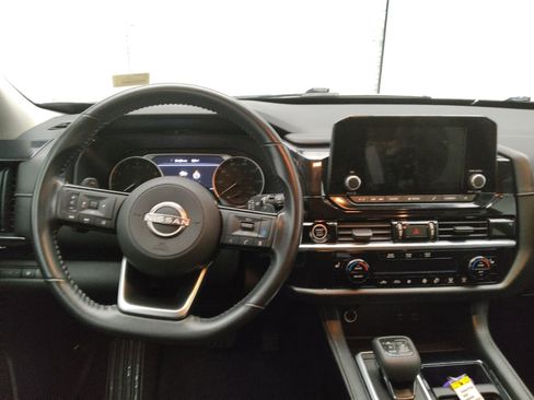 Used 2023 Nissan Pathfinder SV image 22