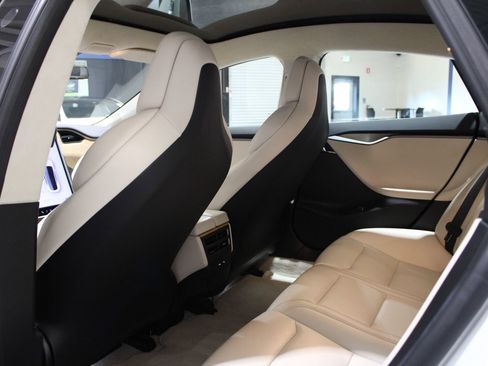 Used 2018 Tesla Model S 75D image 17