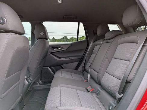 New 2026 Chevrolet Equinox LT w/ Safety and Technology Package FWD image 33