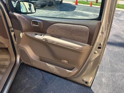 Used 2001 Toyota Sienna LE w/ LE Upgrade Pkg 2 FWD image 10
