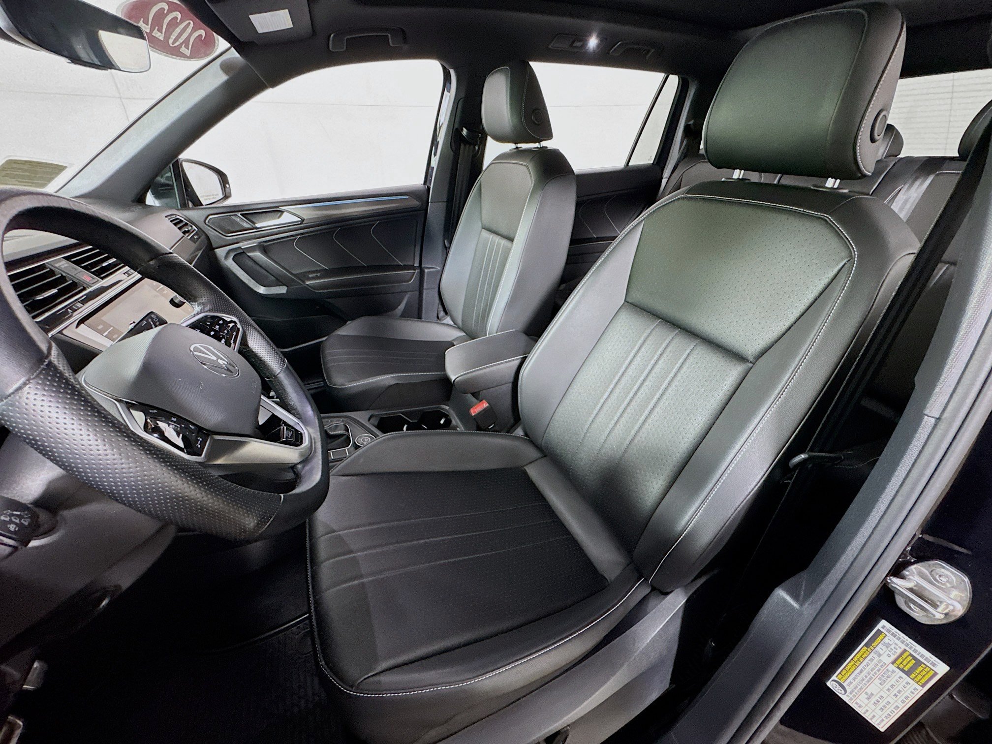 Used 2022 Volkswagen Tiguan SE R-Line AWD/4WD image 14