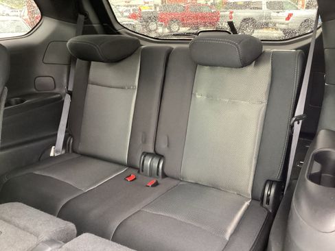 Used 2018 Nissan Pathfinder S AWD/4WD image 25