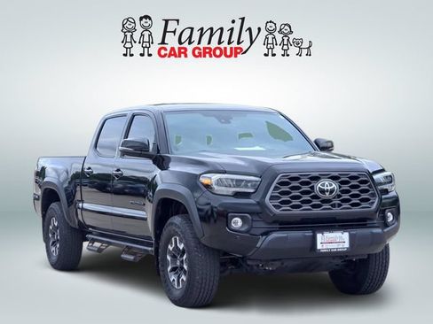 Used 2023 Toyota Tacoma TRD Off-Road w/ Technology Package AWD/4WD image 2