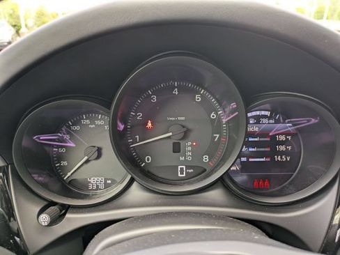 Used 2025 Porsche Macan AWD/4WD image 15