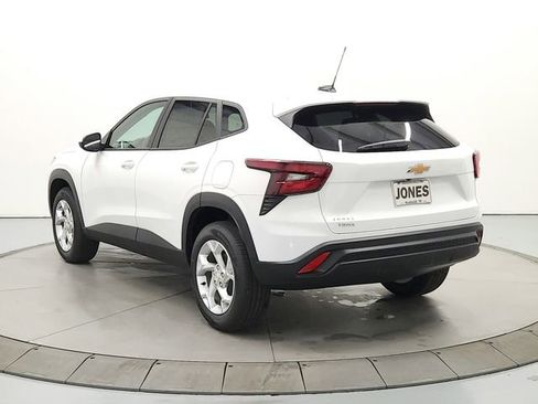 New 2026 Chevrolet Trax LS FWD image 5