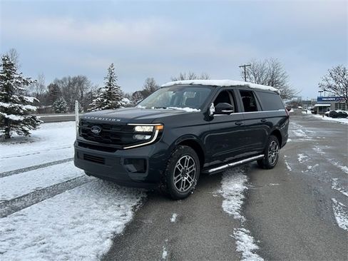 New 2025 Ford Expedition Max Active image 2