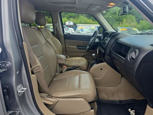Used 2016 Jeep Patriot High Altitude FWD image 13