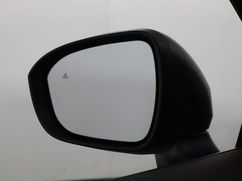 Used 2023 Nissan Rogue S image 38