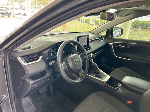 Used 2025 Toyota RAV4 XLE image 6
